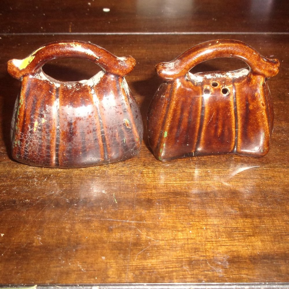 Salt pepper shakers set brown purse handbag